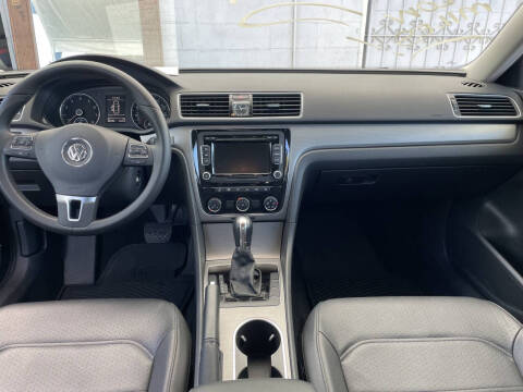 2014 Volkswagen Passat 2.5L SE PZEV