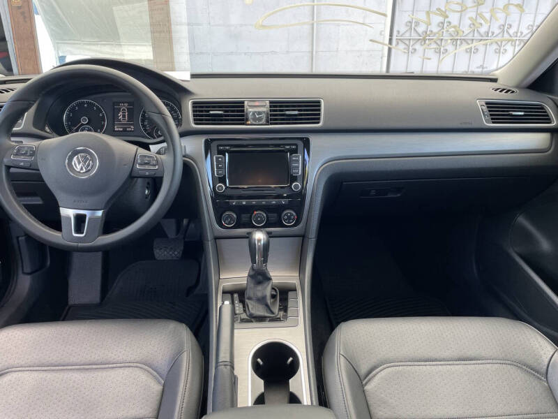 2014 Volkswagen Passat 2.5L SE PZEV