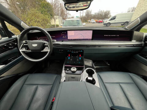 2025 Cadillac Escalade IQ Luxury 2