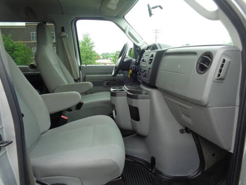 2011 Ford E-Series E-350 SD XLT