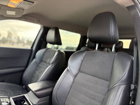 2023 Mitsubishi Outlander SE