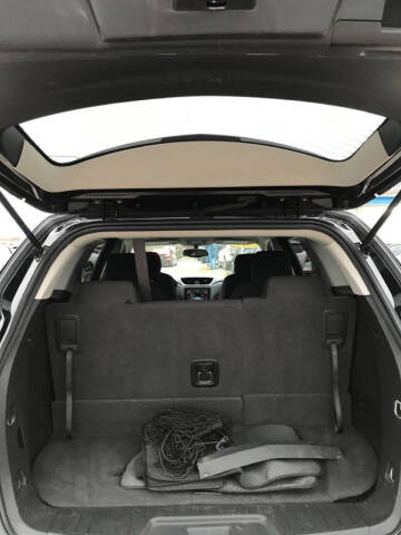 2017 Chevrolet Traverse LT