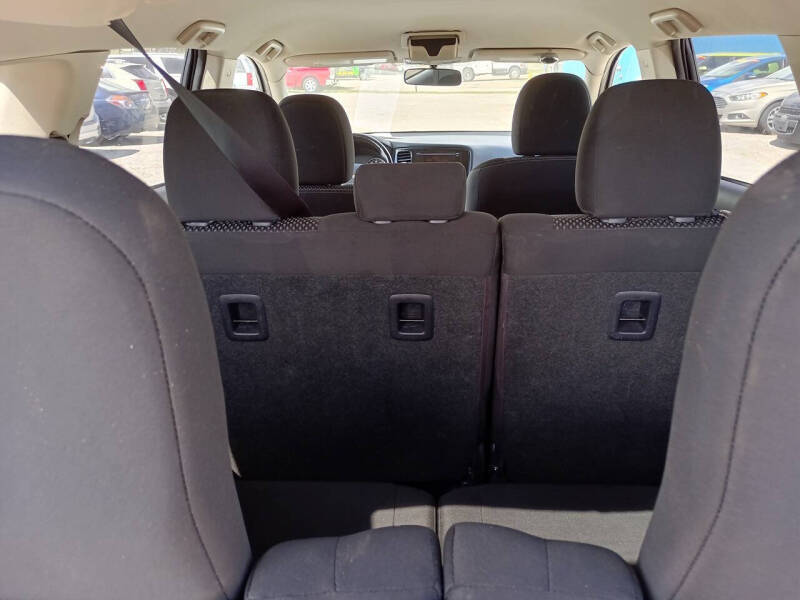 2016 Mitsubishi Outlander ES