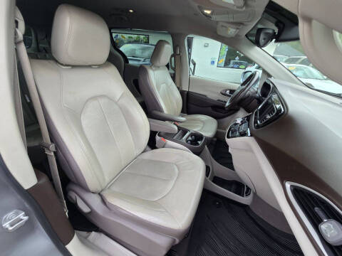 2019 Chrysler Pacifica Touring L