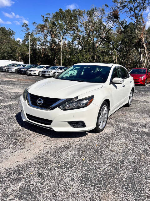 2017 Nissan Altima for sale at GRACELAND AUTO LLC in Thonotosassa, FL