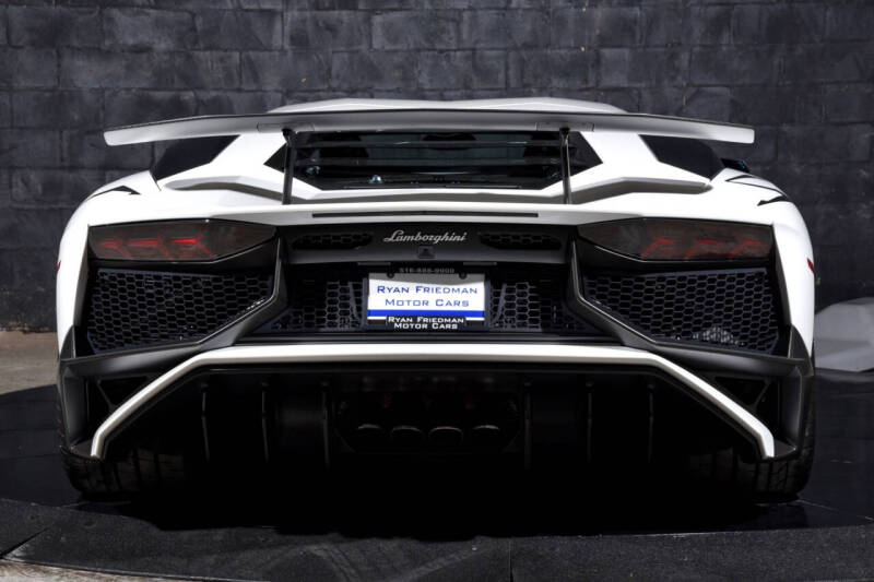 2016 Lamborghini Aventador LP 750-4 SV