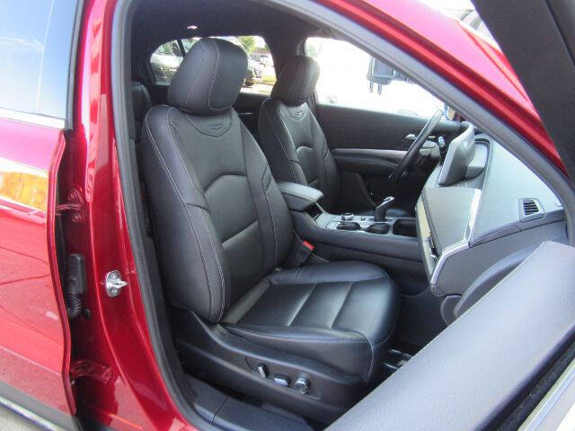 2024 Cadillac XT4 Premium Luxury