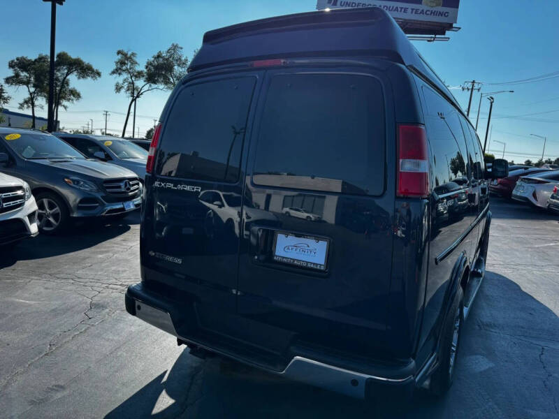 2025 Chevrolet Express 2500