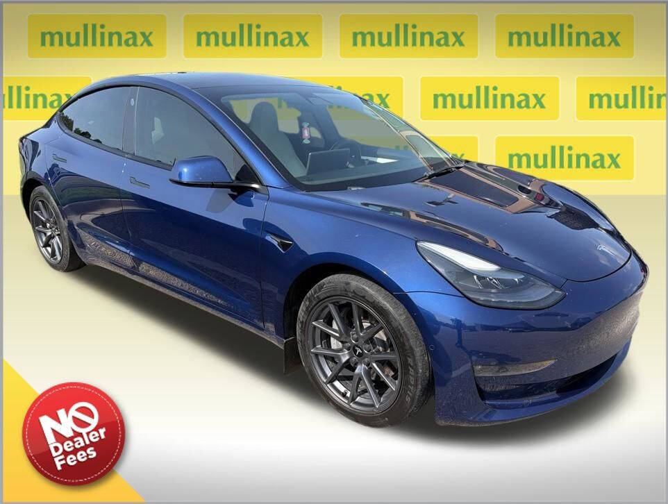 Dk. Blue 2022 Tesla Model 3 Long Range AWD Long Range 4dr Sedan 1