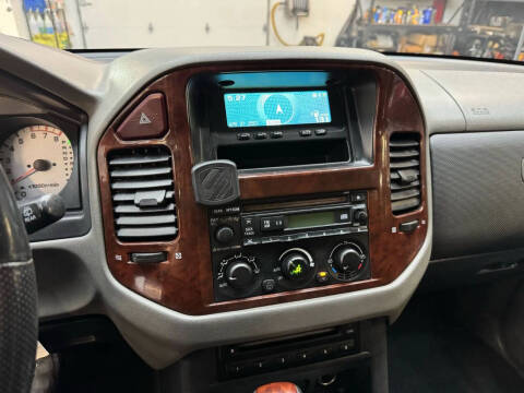 2005 Mitsubishi Montero Limited