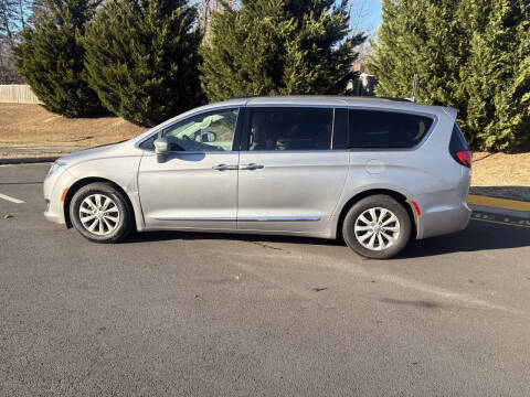 2017 Chrysler Pacifica Touring-L
