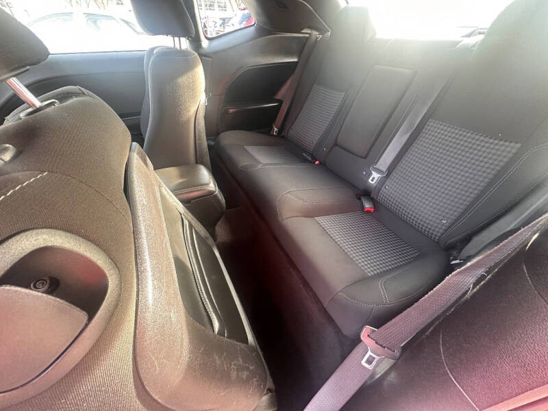 2015 Dodge Challenger SXT