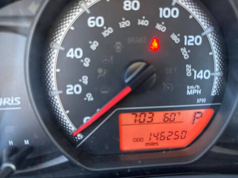 2016 Toyota Yaris 3-Door LE