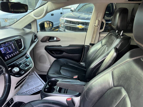 2017 Chrysler Pacifica Touring Plus