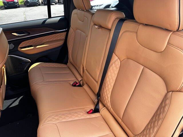 2025 Jeep Grand Cherokee Summit