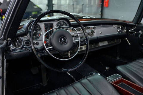 1970 Mercedes-Benz 280-Class