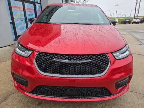 2026 Chrysler Pacifica Select