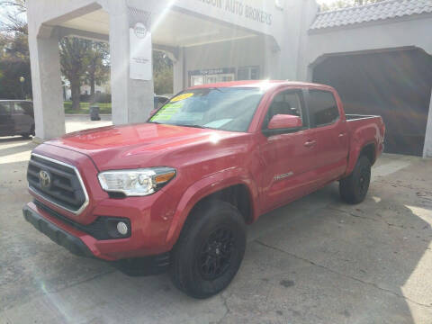 2020 Toyota Tacoma for sale at ROBINSON AUTO BROKERS in Dallas NC