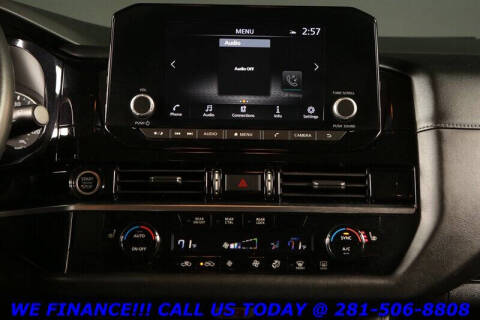 2023 Nissan Pathfinder SV