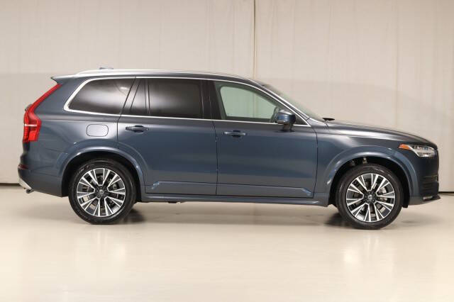 2022 Volvo XC90 T5 Momentum