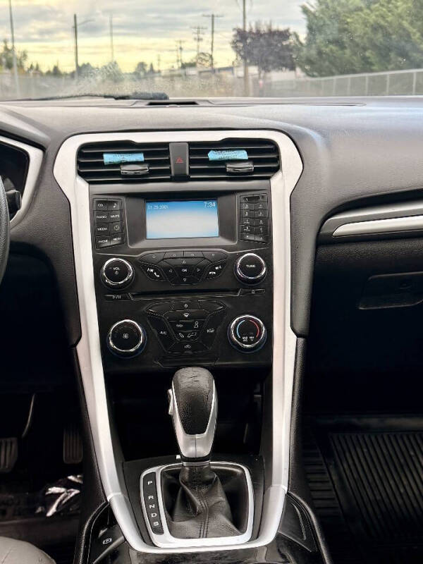 2016 Ford Fusion S