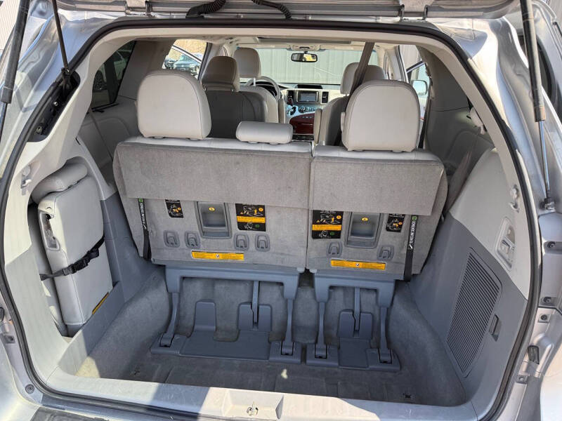 2012 Toyota Sienna XLE 8-Passenger