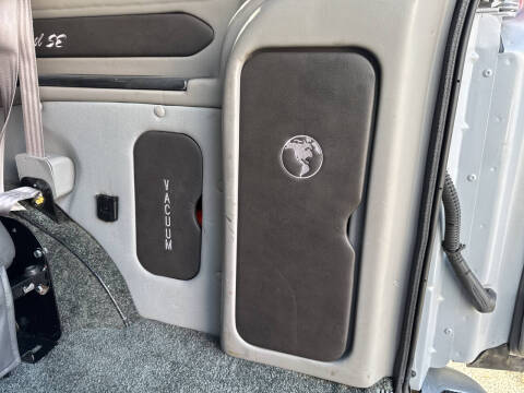 2017 GMC Savana 2500