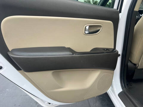 2010 Hyundai Elantra Blue