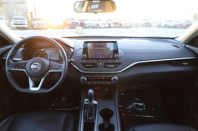 2022 Nissan Altima 2.5 SR