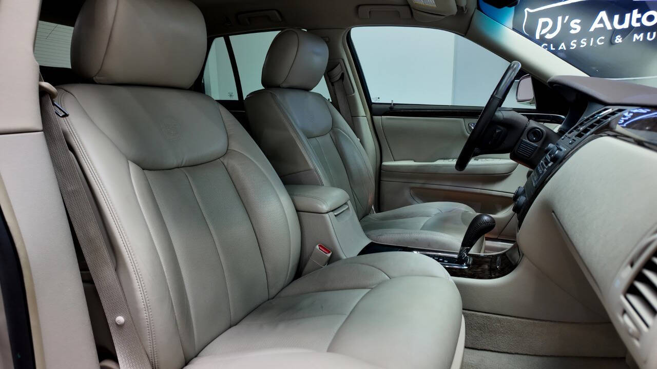 2009 Cadillac DTS 38