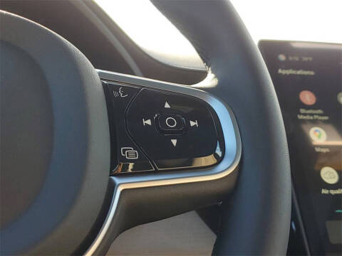 2025 Volvo XC90 B6 Core Bright Theme