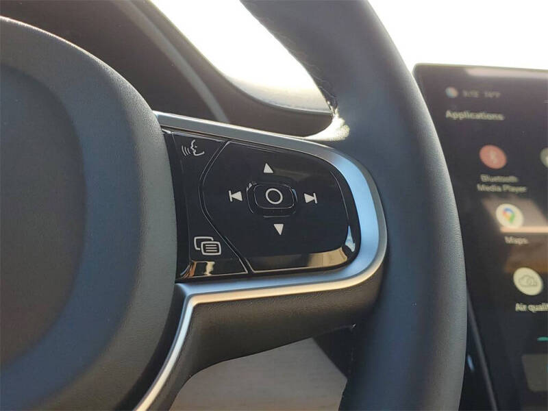 2025 Volvo XC90 B6 Core Bright Theme