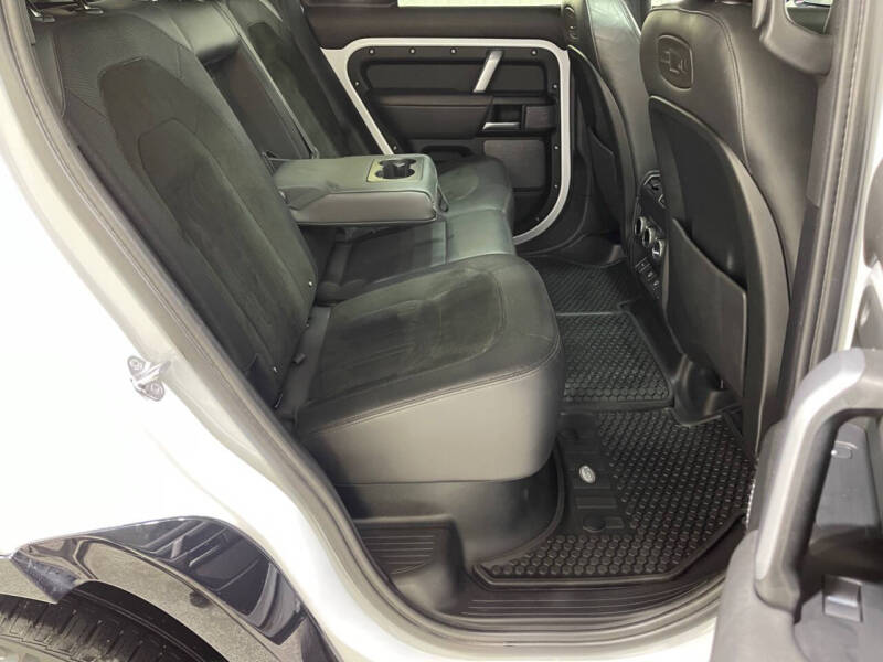 2022 Land Rover Defender 110 V8