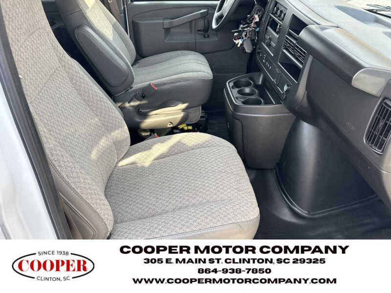 2025 Chevrolet Express LS 3500