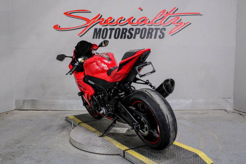 2017 Suzuki GSX-R1000