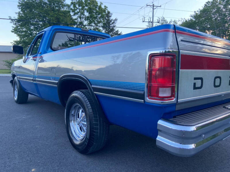 1992 Dodge RAM 150 LE