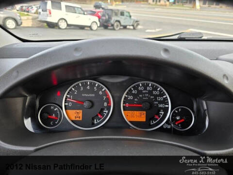 2012 Nissan Pathfinder LE