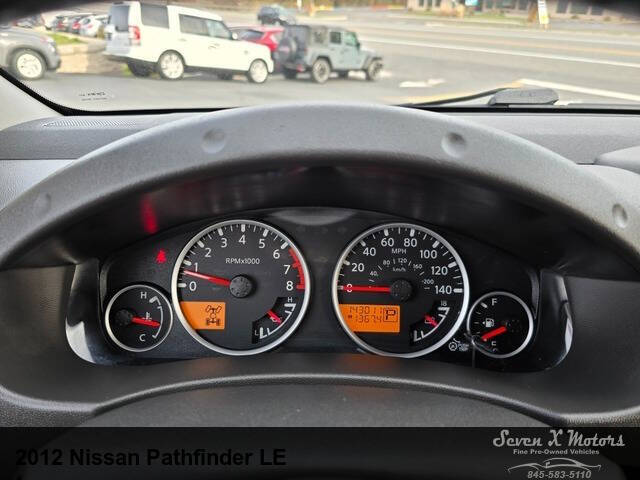 2012 Nissan Pathfinder LE