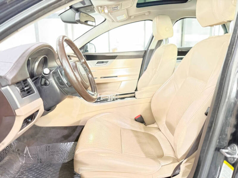 2017 Jaguar XF 35t Prestige