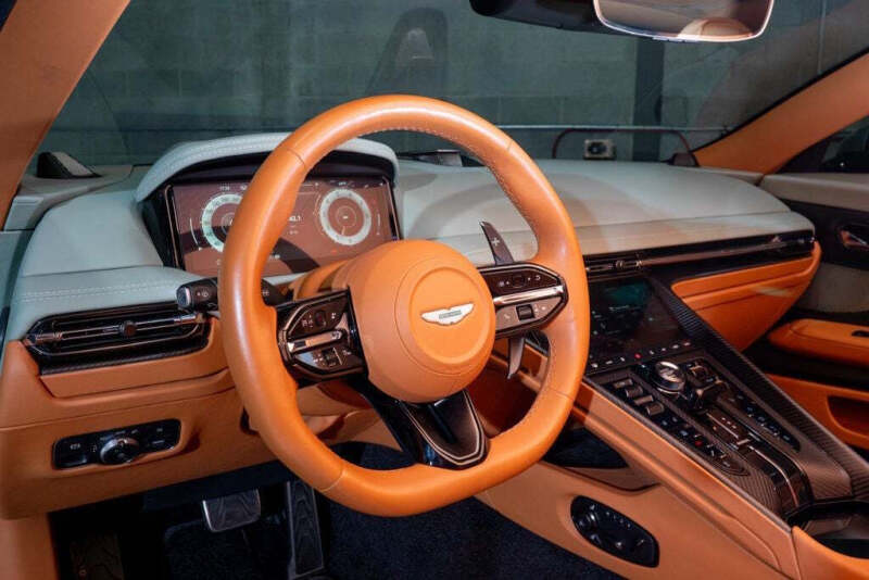2024 Aston Martin DB12 V8
