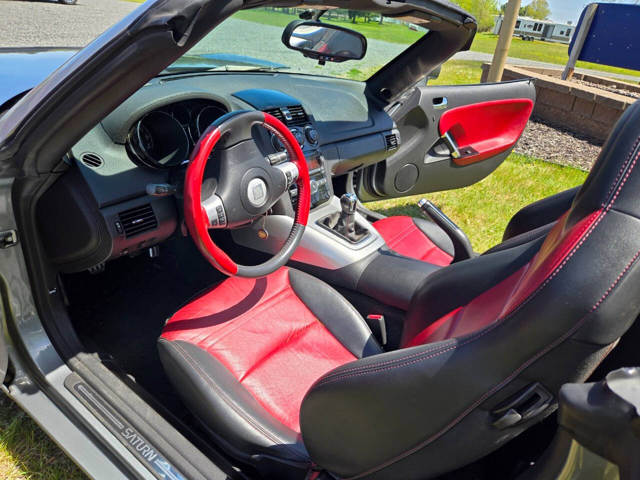 2007 Saturn SKY 82