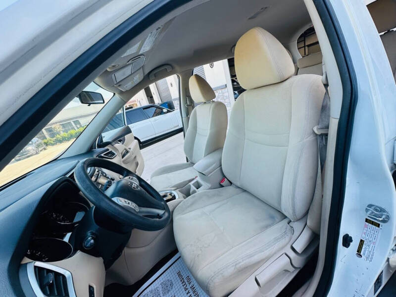 2016 Nissan Rogue S