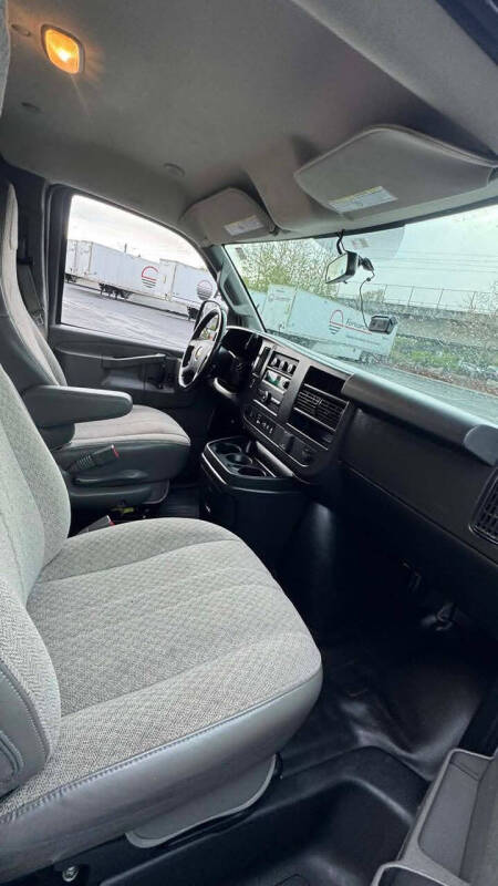 2021 Chevrolet Express 2500