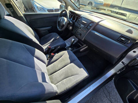 2009 Nissan Versa 1.6 Base