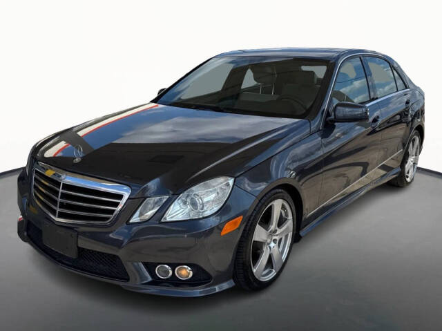 2010 Mercedes-Benz E-Class's photo