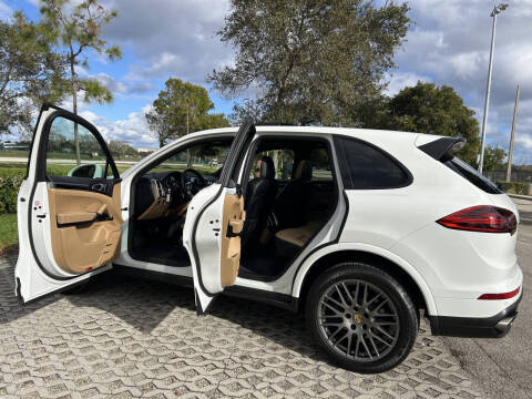 2017 Porsche Cayenne Platinum Edition