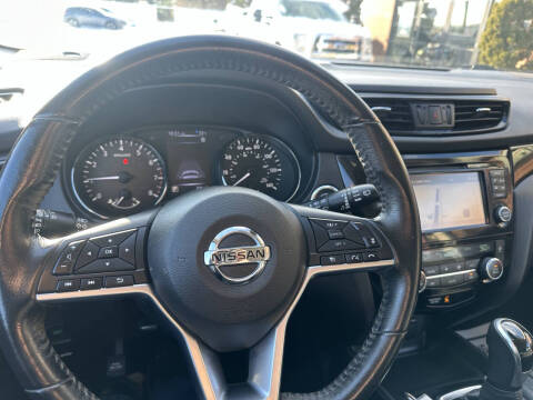 2017 Nissan Rogue Sport SL