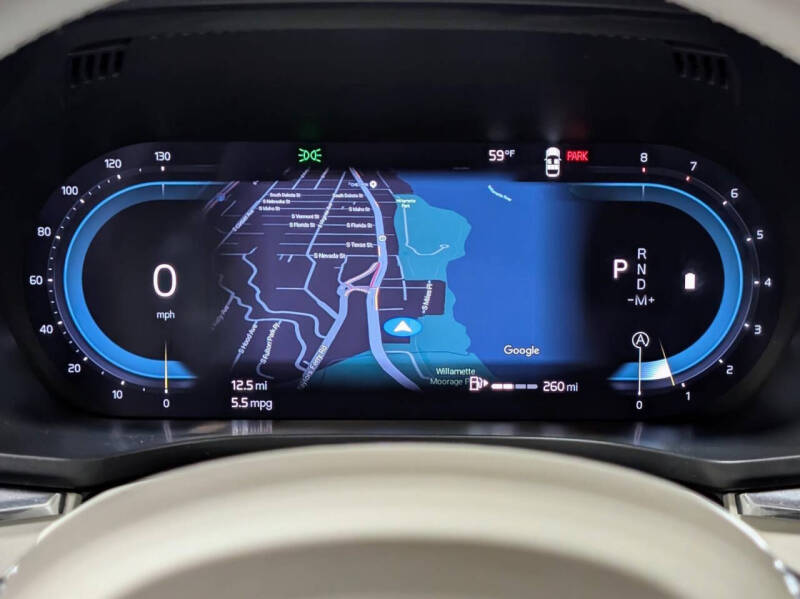 2024 Volvo XC60 B5 Ultimate Dark Theme