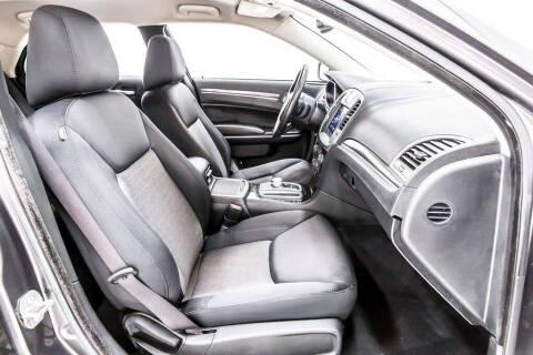 2021 Chrysler 300 Touring