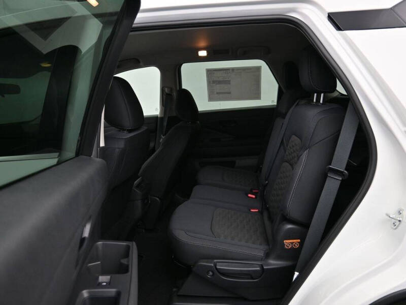 2025 Nissan Pathfinder S